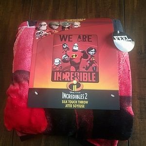 Incredibles 2 Silk Touch Throw